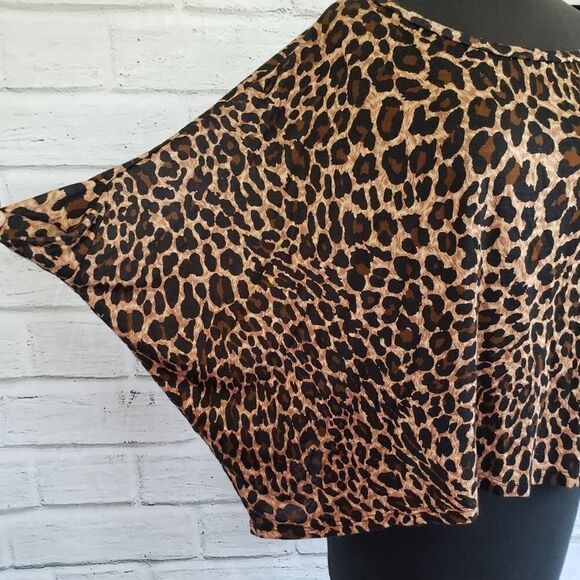 Lush cropped box cut oversized animal print shirt womens size small soft - Picture 7 of 10
